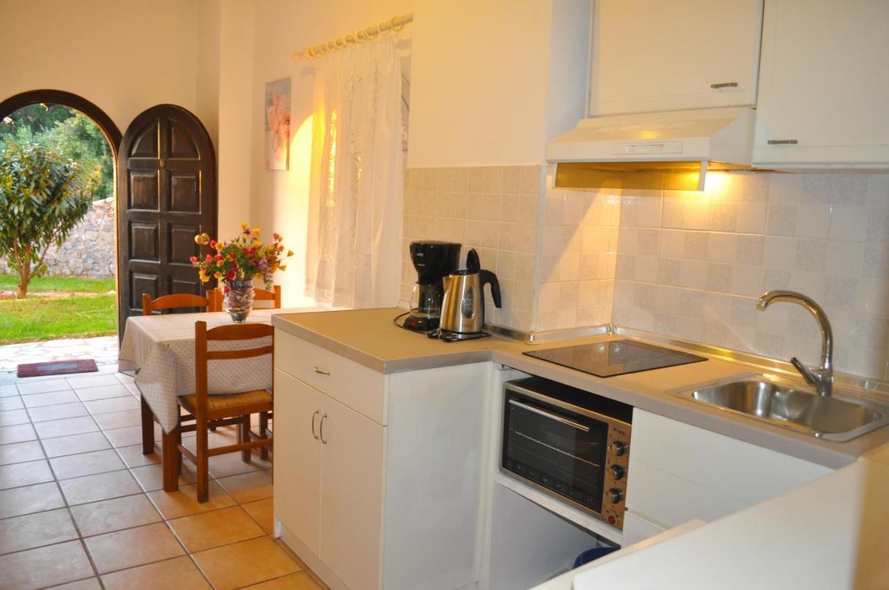 Holiday Apartments Maria With Pool - Agios Gordios Beach Eksteriør bilde